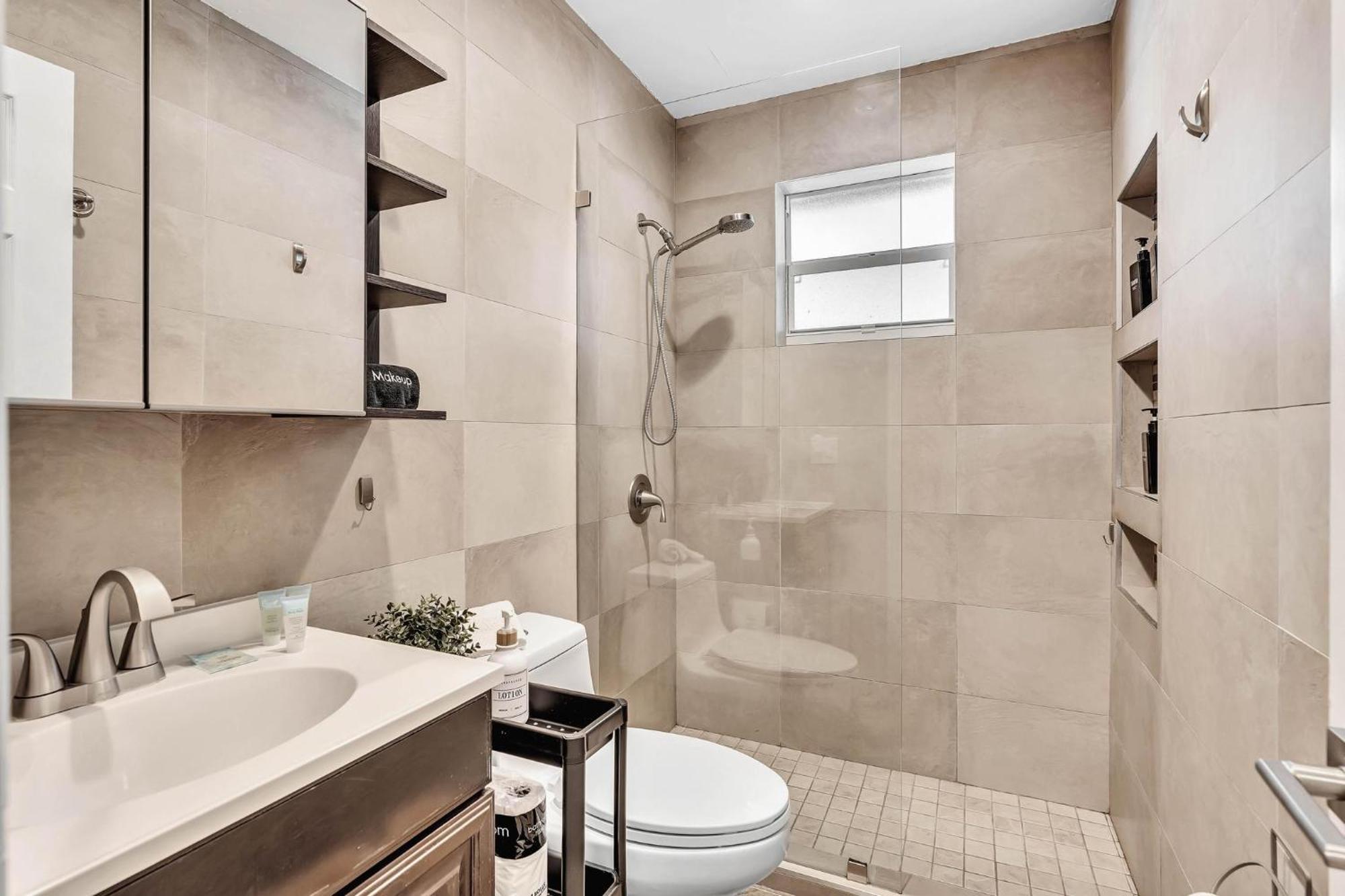 Estelo'S Place - Modern Townhouse With King Bed, Only 5 Min From The Airport! Miami Eksteriør billede